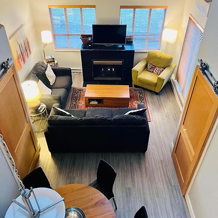 Tyndalstone Lodge 3 Bedroom In The Heart Of Village North Whistler Exterior photo