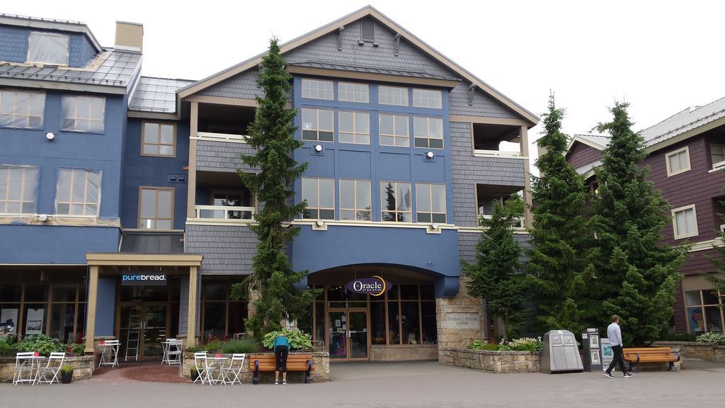 Tyndalstone Lodge 3 Bedroom In The Heart Of Village North Whistler Exterior photo