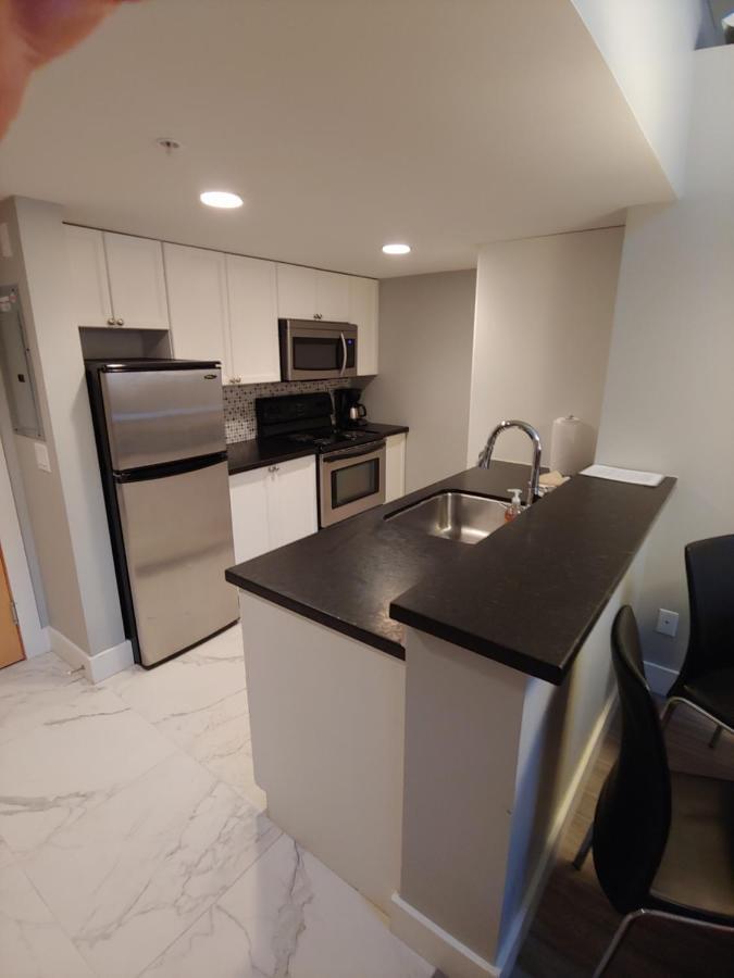 Tyndalstone Lodge 3 Bedroom In The Heart Of Village North Whistler Exterior photo