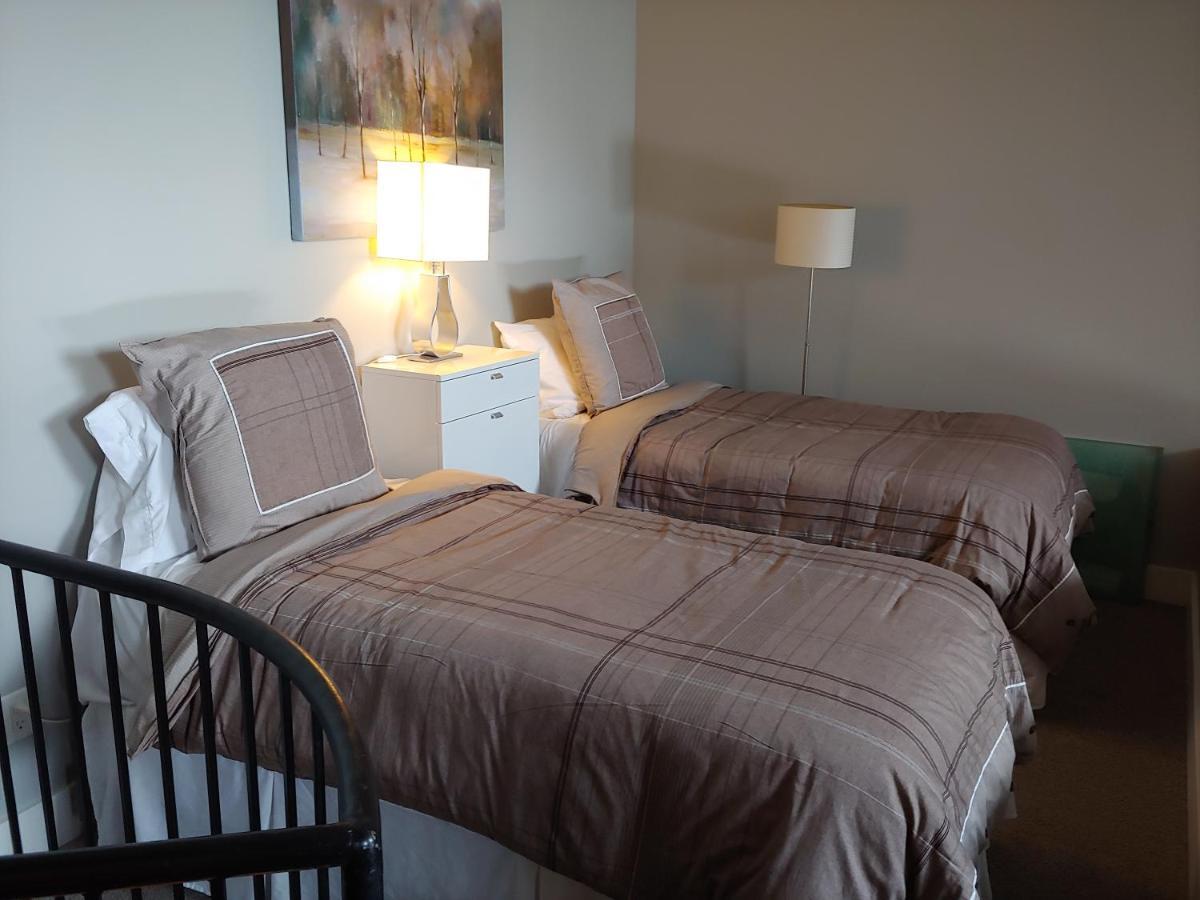 Tyndalstone Lodge 3 Bedroom In The Heart Of Village North Whistler Exterior photo